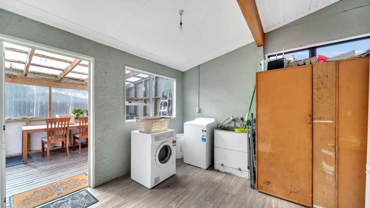 10 Saunders Street and 4 Ryley Street Owaka_17