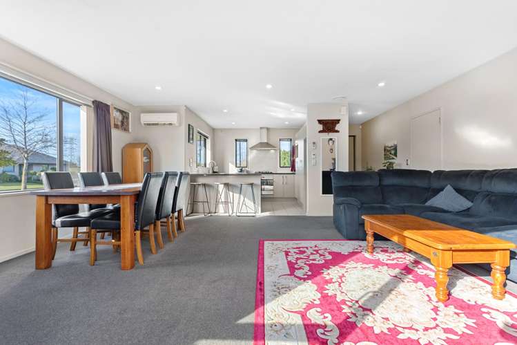 4 Charente Way Yaldhurst_2