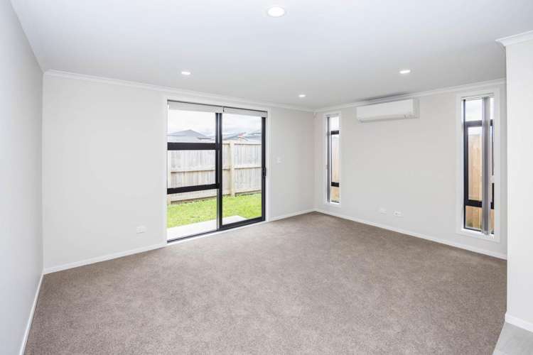 2/57 Waireka Road Rototuna_8