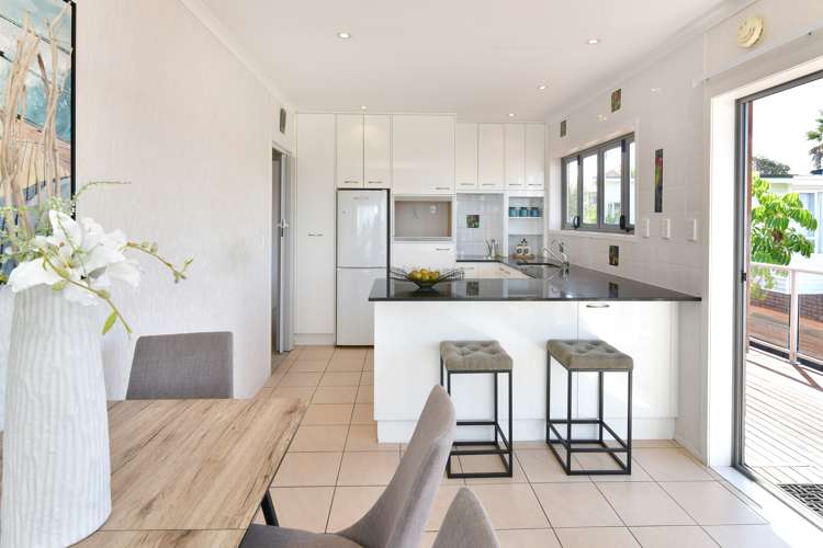 1017 Whangaparaoa Road Tindalls Beach_10