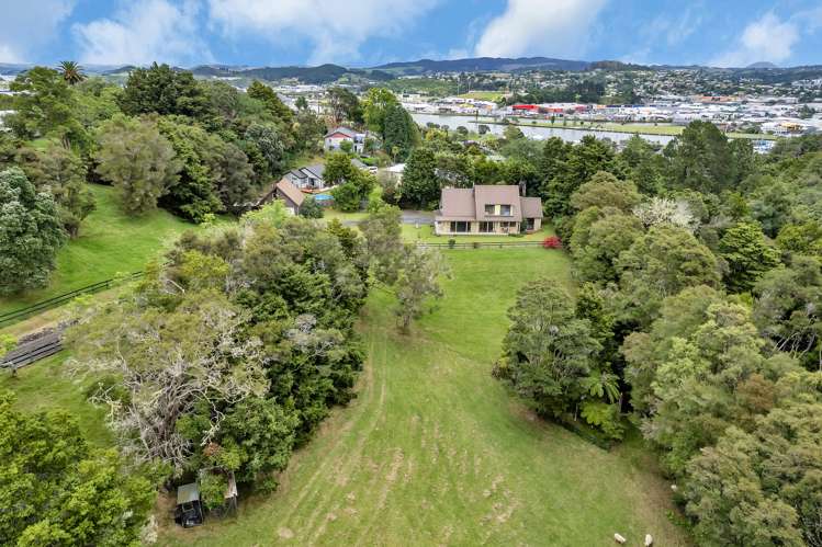 63 Memorial Drive Parahaki_33