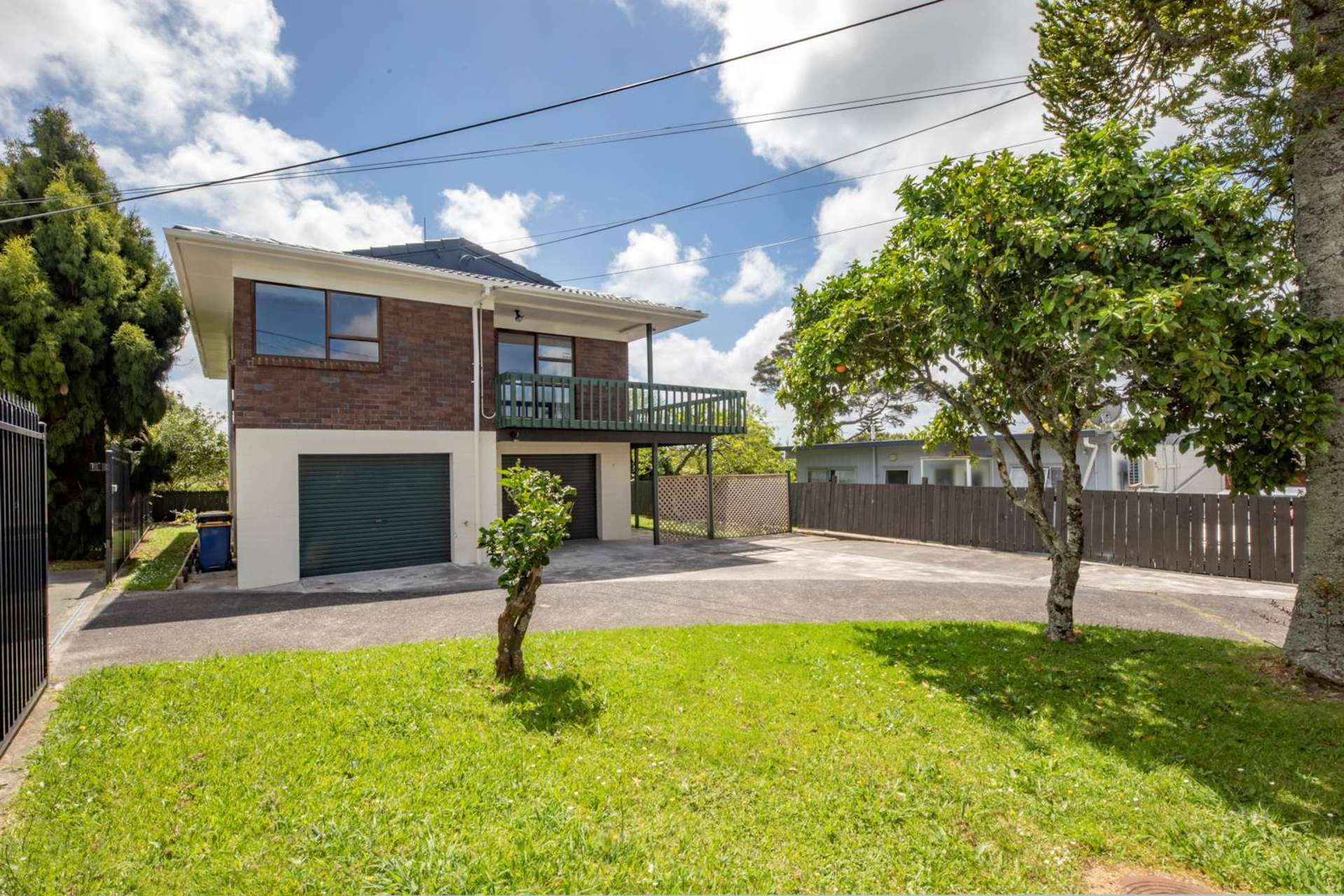 2/54 Tirimoana Road Te Atatu South_0