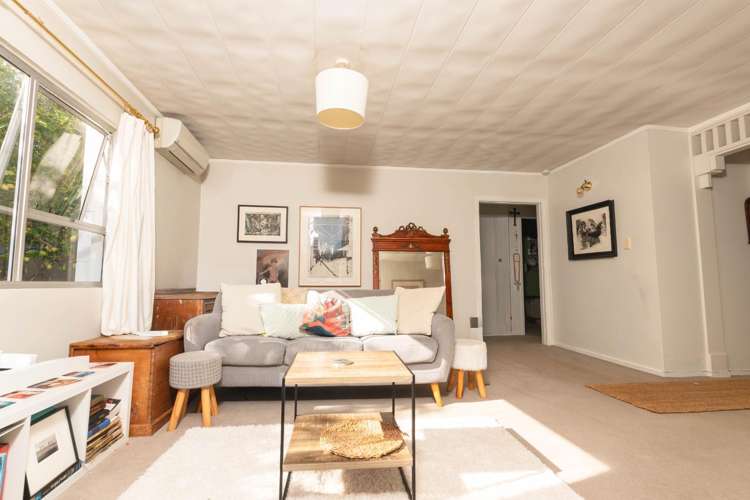 3/24A Hamilton Road 1685_2