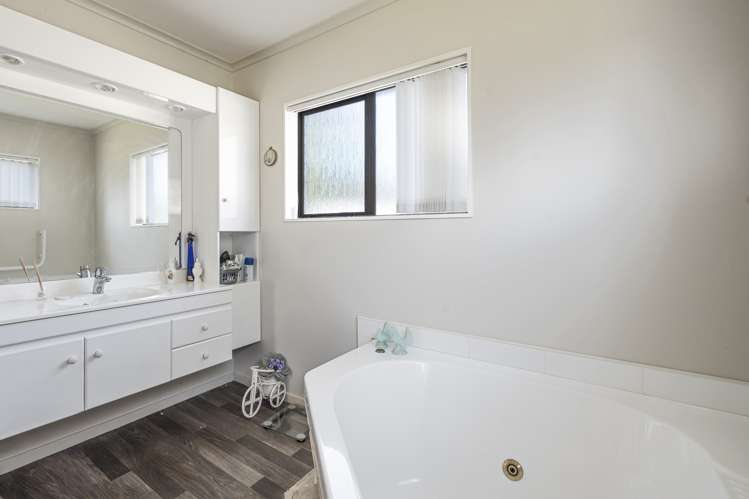 2 Gibbs Place Kinloch_14