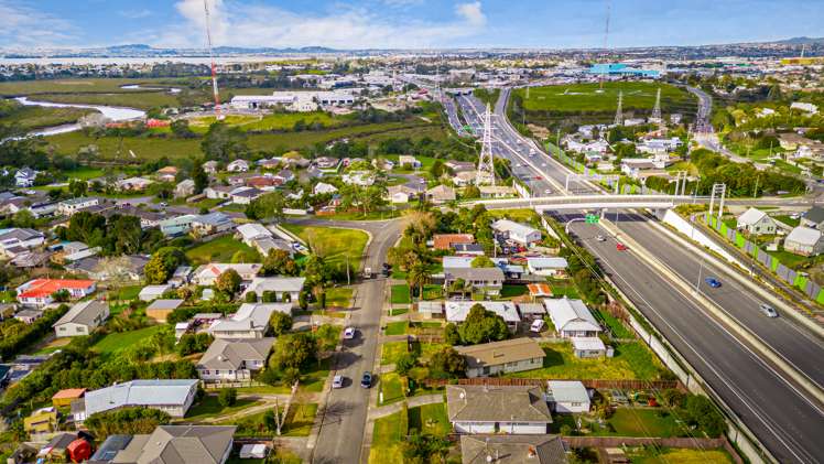 27 Huruhuru Road Massey_7