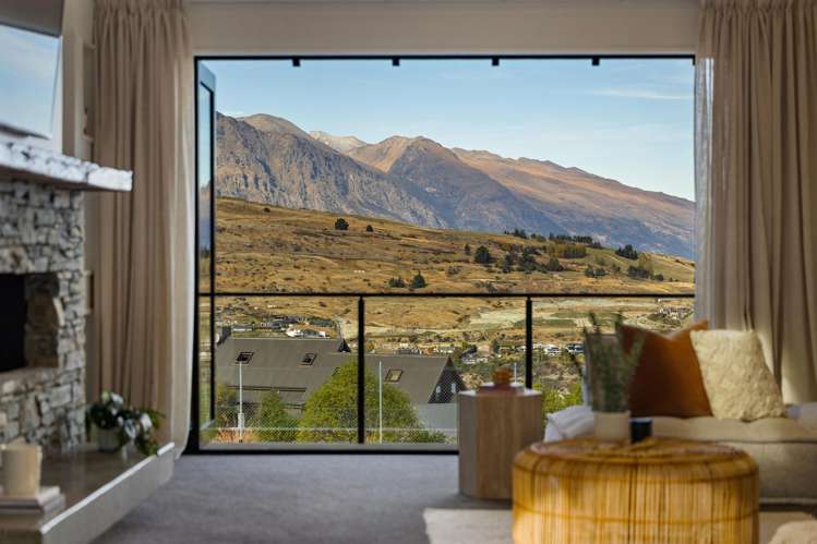 1 Goldleaf Hill Queenstown_43