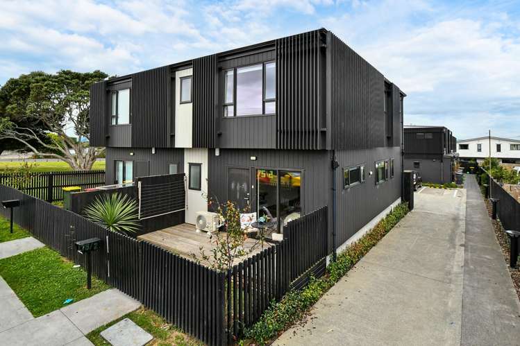 2/75 McAnnalley Street_0