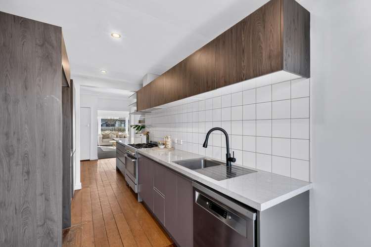 70 Nelson Crescent Napier South_11