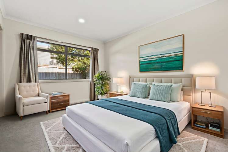 49 Intrepid Crescent Beachlands_15