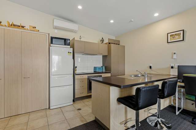 2/40 Hayton Road Wigram_3