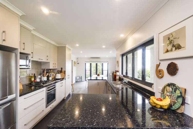 76 Cashmere Drive Fitzherbert_17