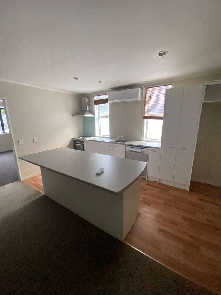 2/193 Main Road Tawa_1