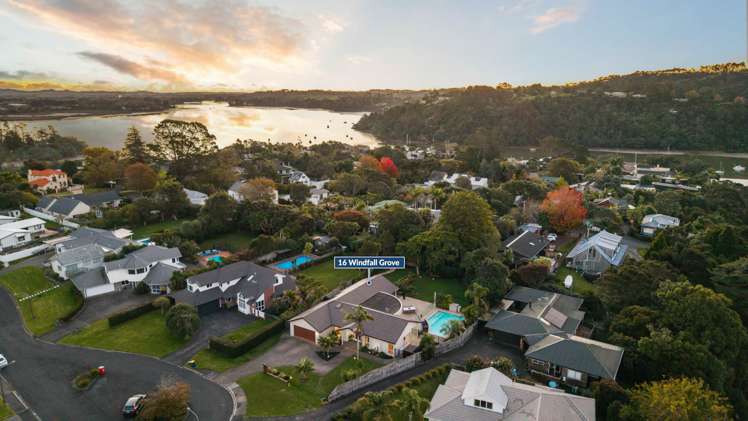 16 Windfall Grove Greenhithe_21