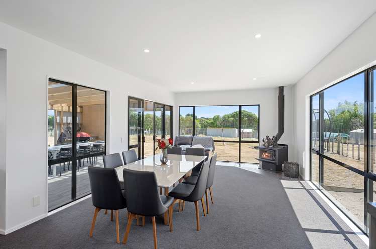 27 Raukawa Road Peka Peka_9