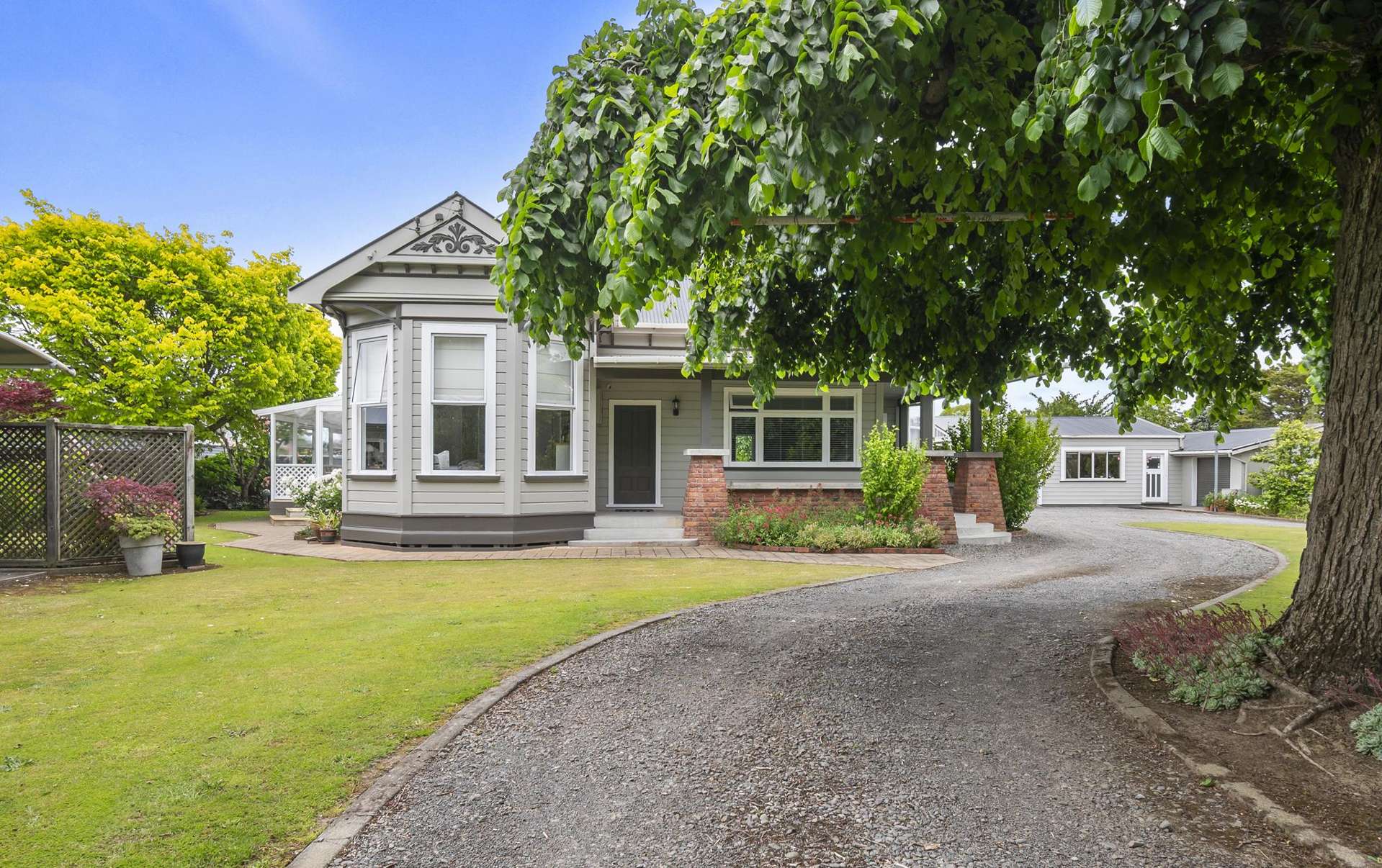 19 Johnson Street Bulls_0