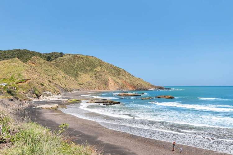 2 Ocean View Road Port Waikato_16