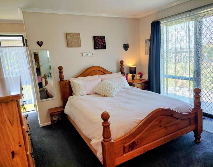 8 Muirfield Rise Te Kamo_11