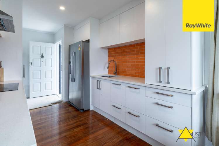 61a Cobham Crescent Kelston_2