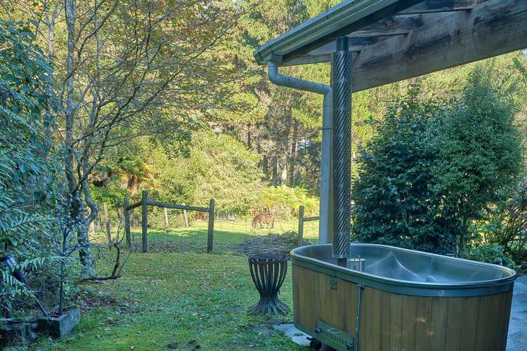 89 Russell Road Kaniere_7