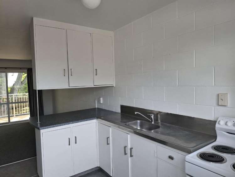 2/5 Kitchener Street 1055_4