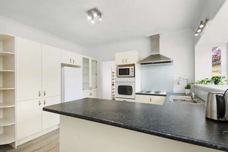 12 Raukawa Grove Wallaceville_6
