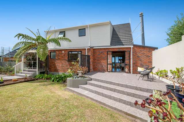 15 Higham Ferrers Place Red Beach_3