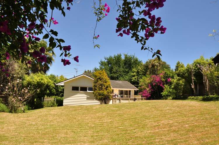 90 Beach Road Mellons Bay_1