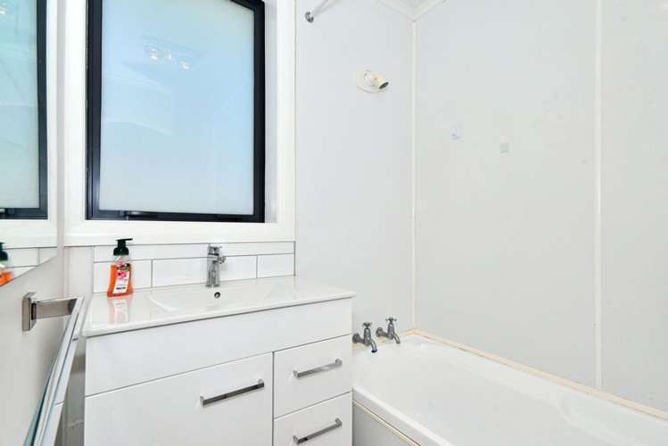 4 Kohekohe Crescent Meremere_12