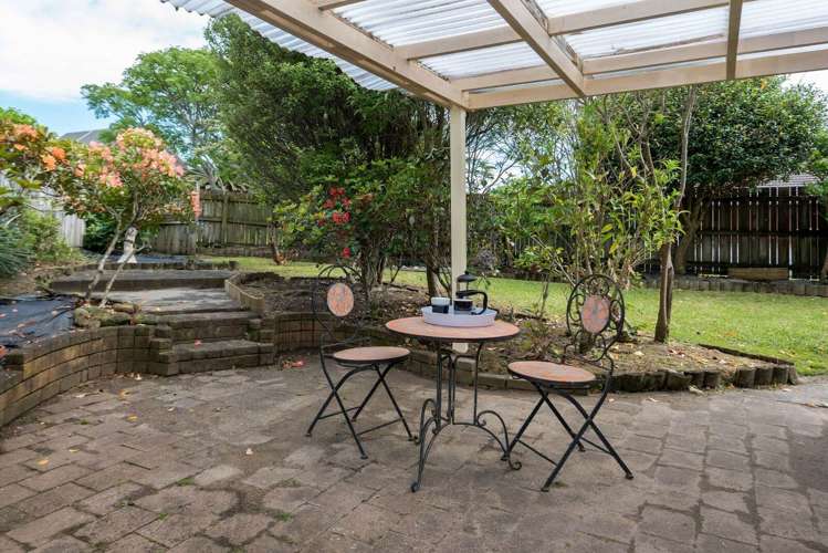 2/2 Channing Crescent Botany Downs_13
