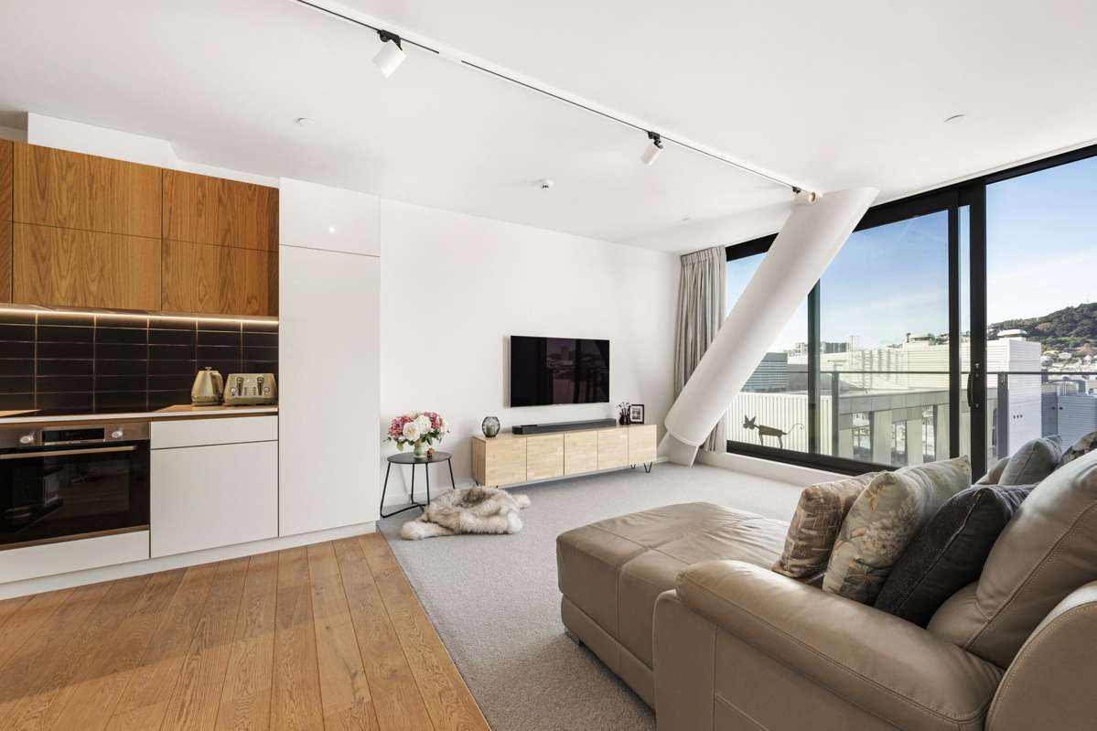 702/161 Victoria St_0