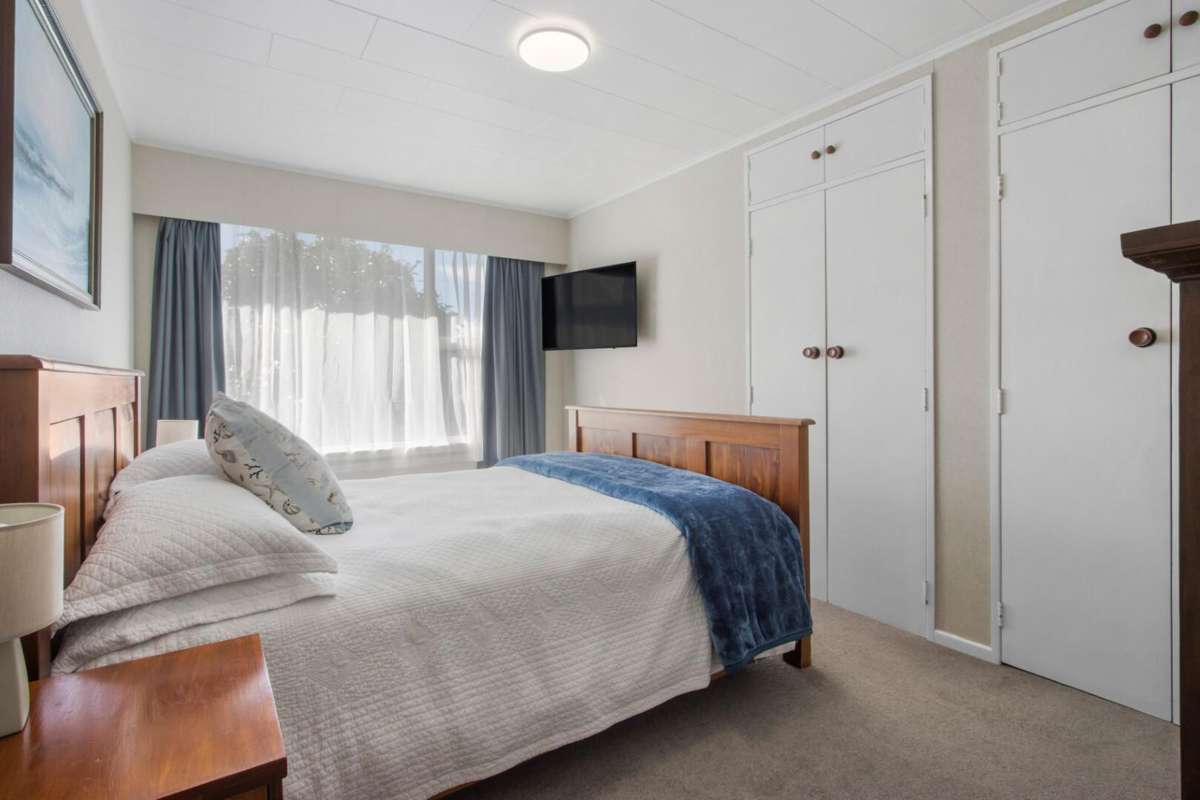 122 Parry Palm Avenue_3