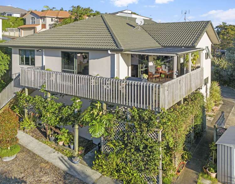 76 Rivervale Grove Stanmore Bay_12