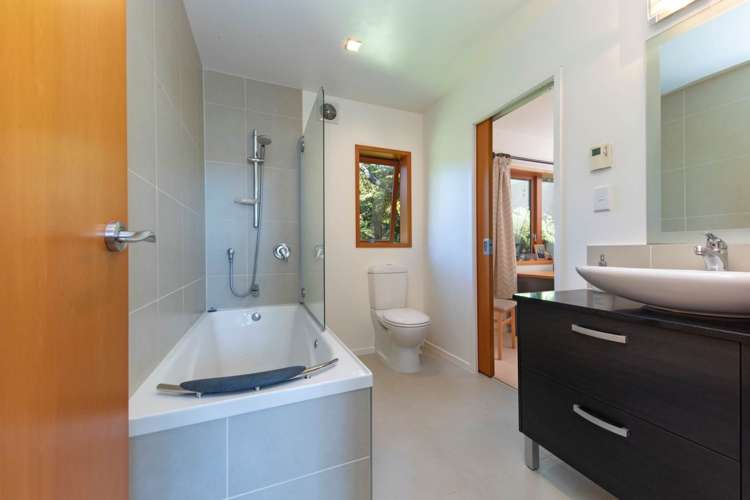 184 Laingholm Drive Titirangi_15