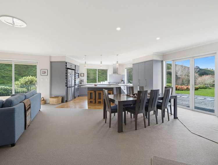 1127 Pourerere Road Omakere_8