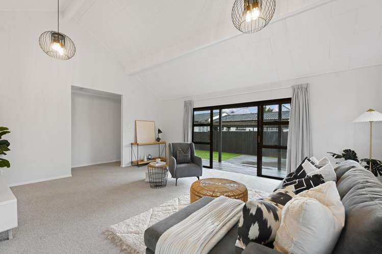 8 Elmwood Crescent Pukete_14
