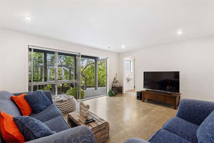 9 Garmons Way Castor Bay_24