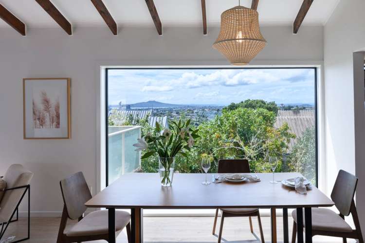 2/199 Glenfield Road Hillcrest_7