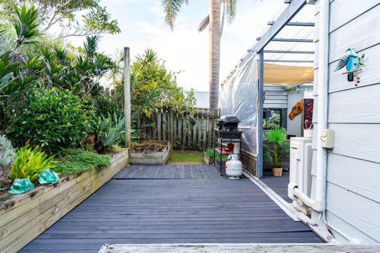 6 Shearwater Street One Tree Point_28