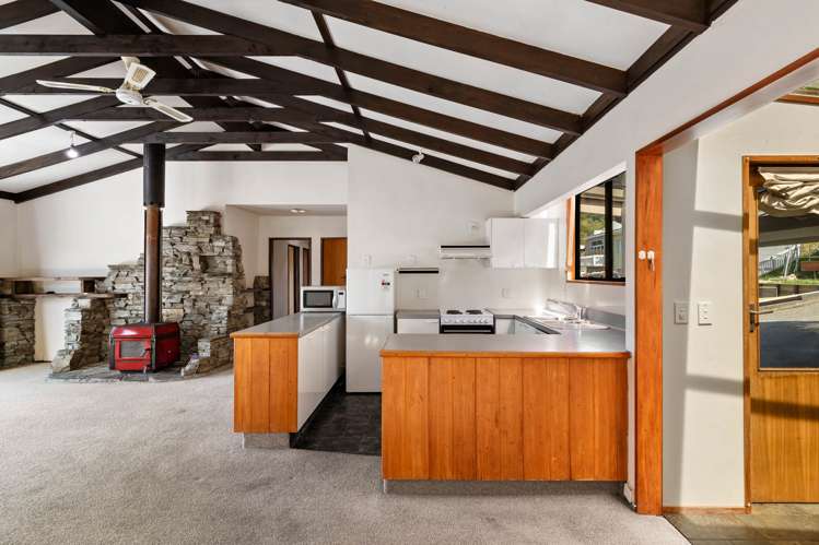 27 Avalon Crescent Fernhill/Sunshine Bay_5