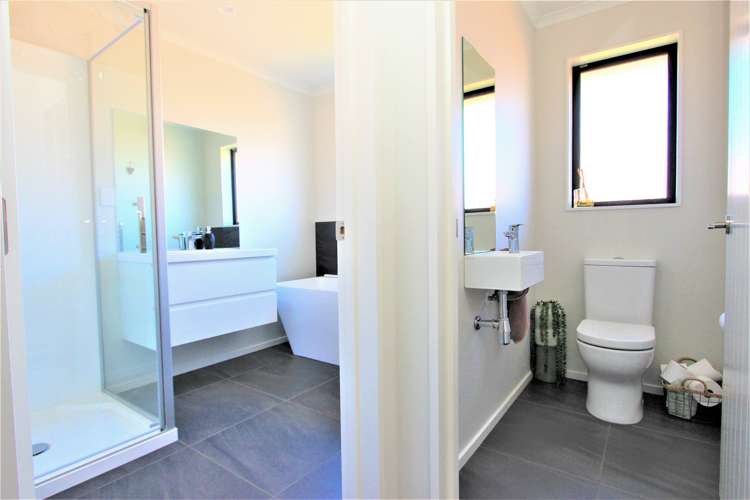 30 Spitfire Drive Burleigh_10