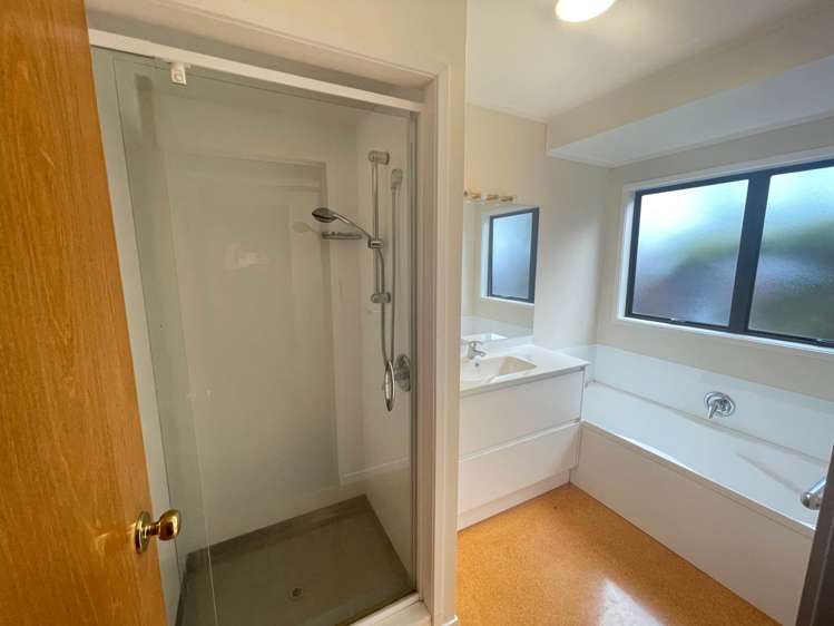 2/11 Glenfern Road Mellons Bay_9