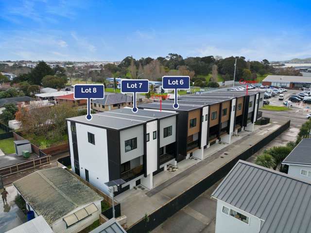 Luxury Living Townhouse in Mount Wellington