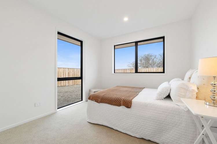 27 Stackwood Avenue Woodend_19