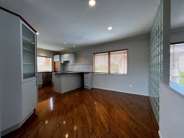 1/78 Sunset Road Unsworth Heights_1