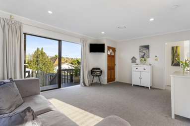 2/63 John Downs Drive_3