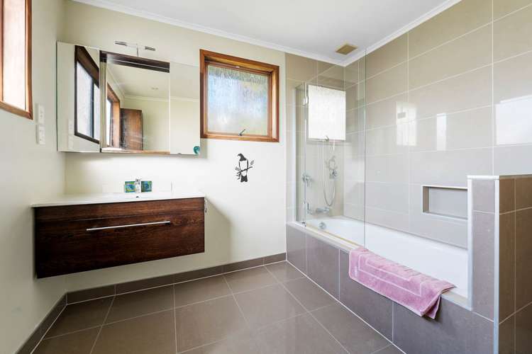 2/36 Sylvan Crescent Te Atatu South_8