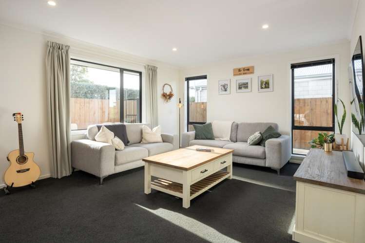 26b Harvard Road Burleigh_9