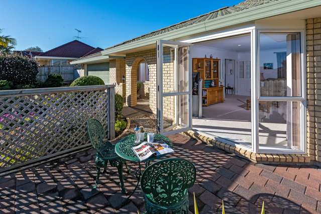 44 Stewart Gibson Place Manurewa_1