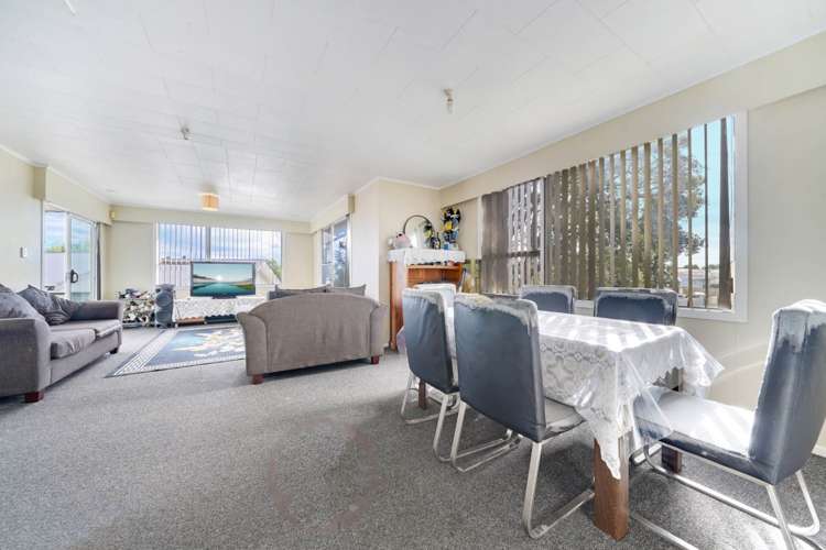 38 Burbank Avenue_4