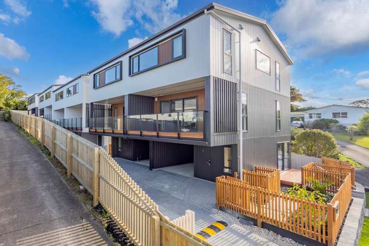 1-4/18 Riverview Road New Lynn_21